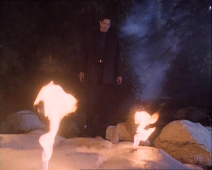 Charmed-Online-dot-net_121LoveHurts1993.jpg Charmed-Online-dot-net_121LoveHurts1993.jpg