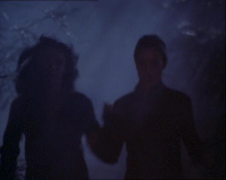 Charmed-Online-dot-net_121LoveHurts2002.jpg Charmed-Online-dot-net_121LoveHurts2002.jpg