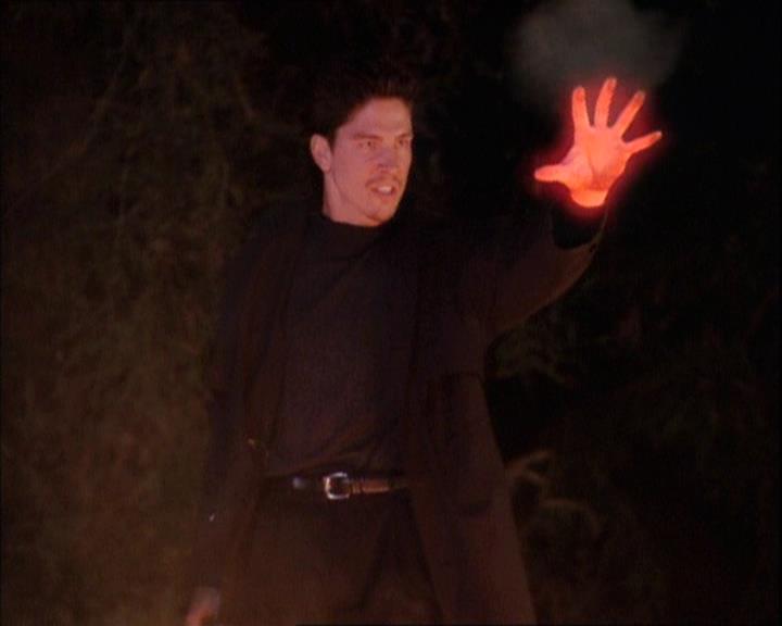 Charmed-Online-dot-net_121LoveHurts2013.jpg Charmed-Online-dot-net_121LoveHurts2013.jpg