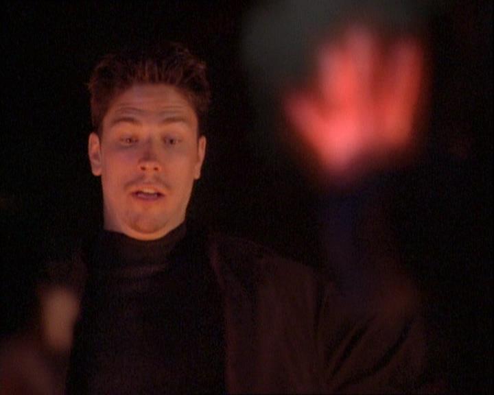 Charmed-Online-dot-net_121LoveHurts2036.jpg Charmed-Online-dot-net_121LoveHurts2036.jpg