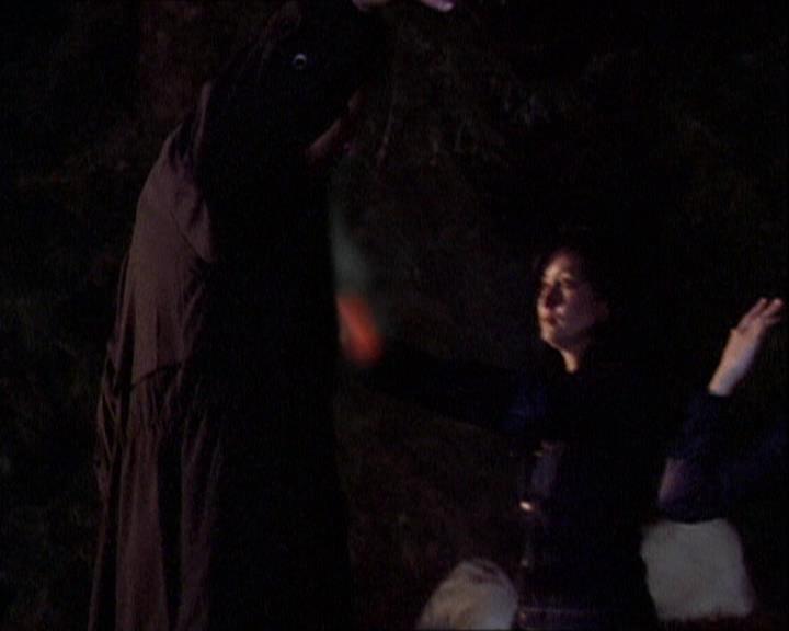 Charmed-Online-dot-net_121LoveHurts2041.jpg Charmed-Online-dot-net_121LoveHurts2041.jpg