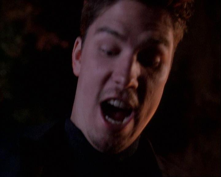 Charmed-Online-dot-net_121LoveHurts2042.jpg Charmed-Online-dot-net_121LoveHurts2042.jpg