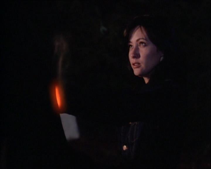 Charmed-Online-dot-net_121LoveHurts2044.jpg Charmed-Online-dot-net_121LoveHurts2044.jpg