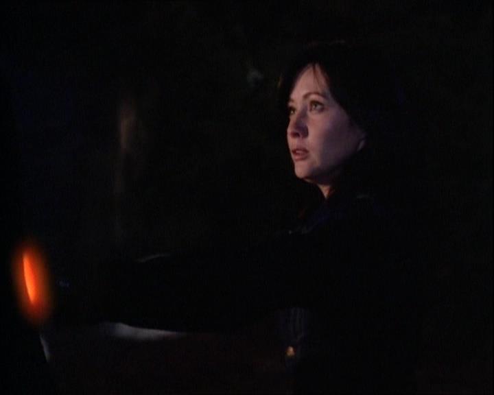 Charmed-Online-dot-net_121LoveHurts2045.jpg Charmed-Online-dot-net_121LoveHurts2045.jpg