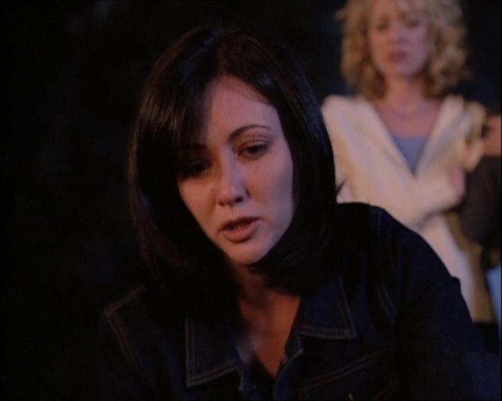 Charmed-Online-dot-net_121LoveHurts2049.jpg