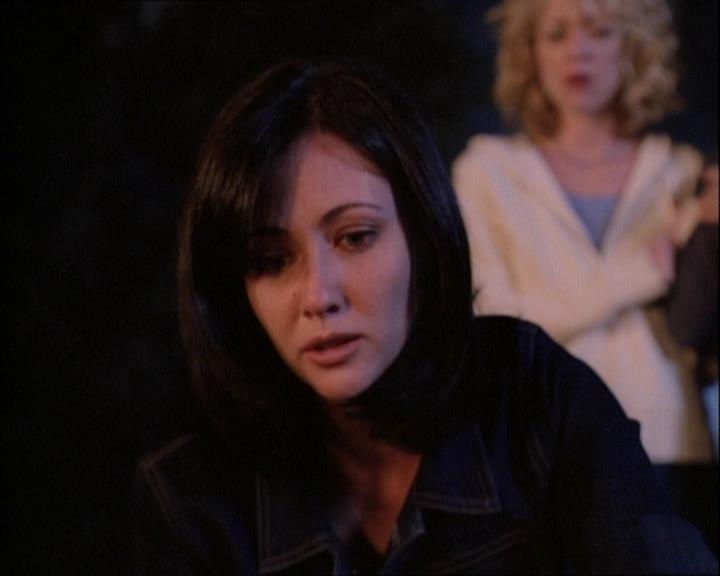 Charmed-Online-dot-net_121LoveHurts2052.jpg Charmed-Online-dot-net_121LoveHurts2052.jpg