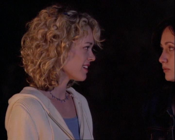 Charmed-Online-dot-net_121LoveHurts2076.jpg Charmed-Online-dot-net_121LoveHurts2076.jpg