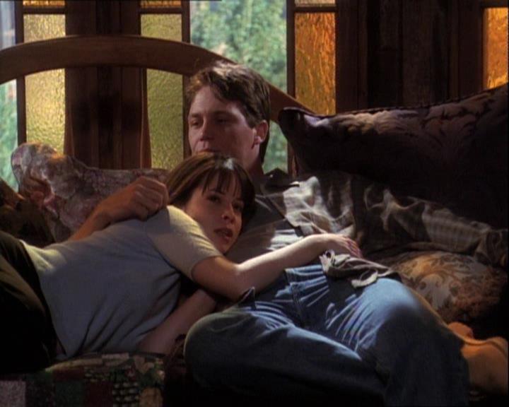 Charmed-Online-dot-net_121LoveHurts2095.jpg Charmed-Online-dot-net_121LoveHurts2095.jpg