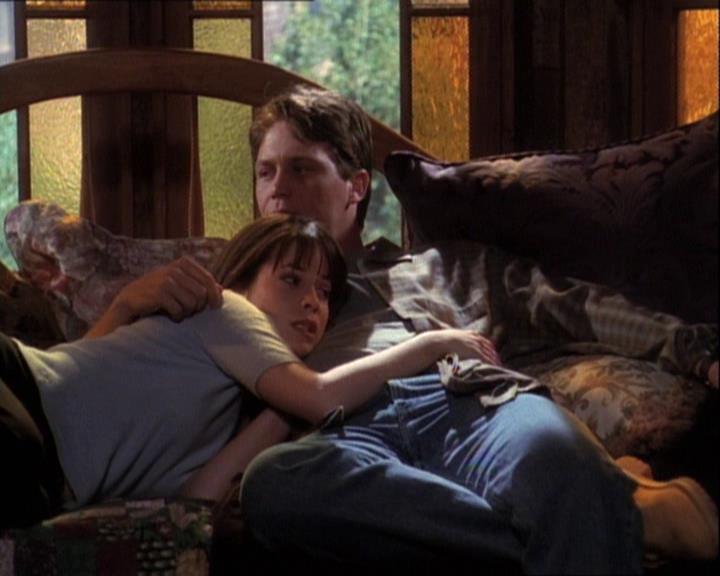 Charmed-Online-dot-net_121LoveHurts2098.jpg Charmed-Online-dot-net_121LoveHurts2098.jpg