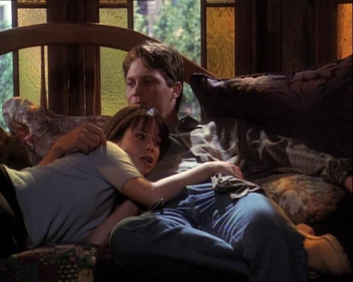 Charmed-Online-dot-net_121LoveHurts2102.jpg Charmed-Online-dot-net_121LoveHurts2102.jpg