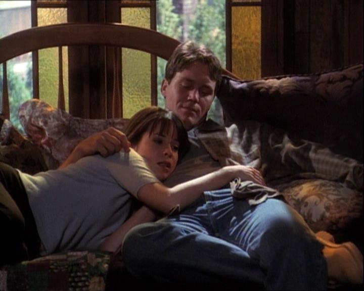 Charmed-Online-dot-net_121LoveHurts2105.jpg Charmed-Online-dot-net_121LoveHurts2105.jpg