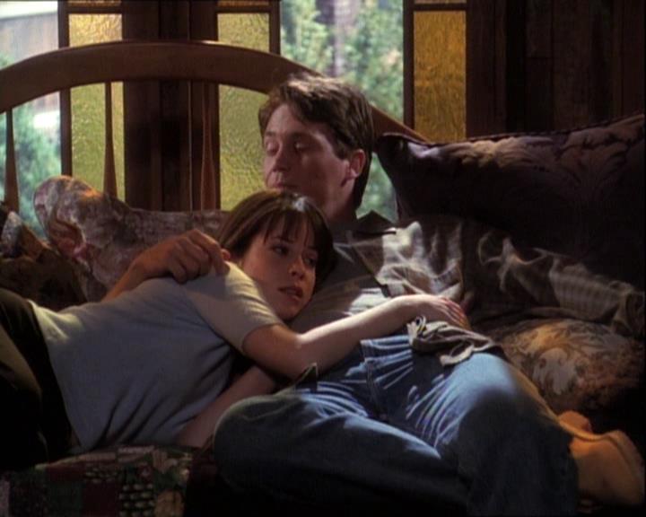 Charmed-Online-dot-net_121LoveHurts2106.jpg Charmed-Online-dot-net_121LoveHurts2106.jpg