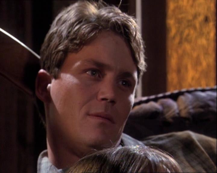 Charmed-Online-dot-net_121LoveHurts2130.jpg Charmed-Online-dot-net_121LoveHurts2130.jpg