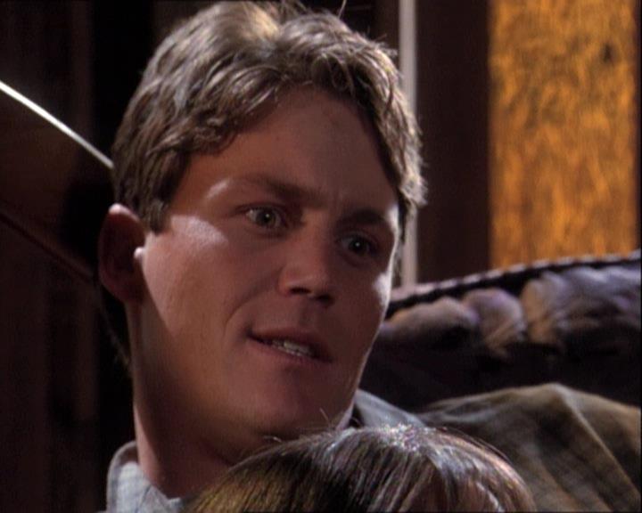 Charmed-Online-dot-net_121LoveHurts2131.jpg Charmed-Online-dot-net_121LoveHurts2131.jpg