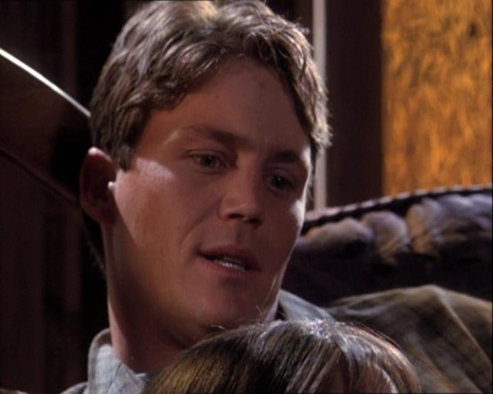 Charmed-Online-dot-net_121LoveHurts2133.jpg Charmed-Online-dot-net_121LoveHurts2133.jpg