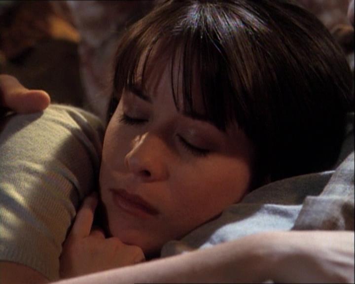 Charmed-Online-dot-net_121LoveHurts2152.jpg Charmed-Online-dot-net_121LoveHurts2152.jpg