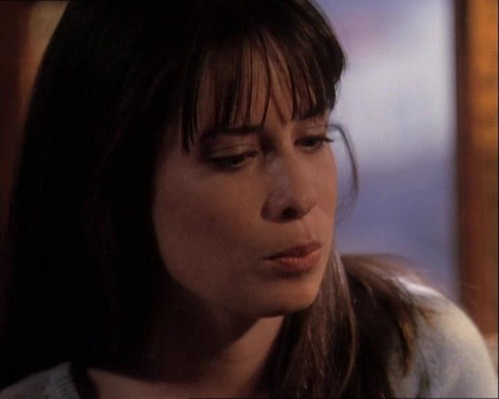 Charmed-Online-dot-net_121LoveHurts2182.jpg Charmed-Online-dot-net_121LoveHurts2182.jpg