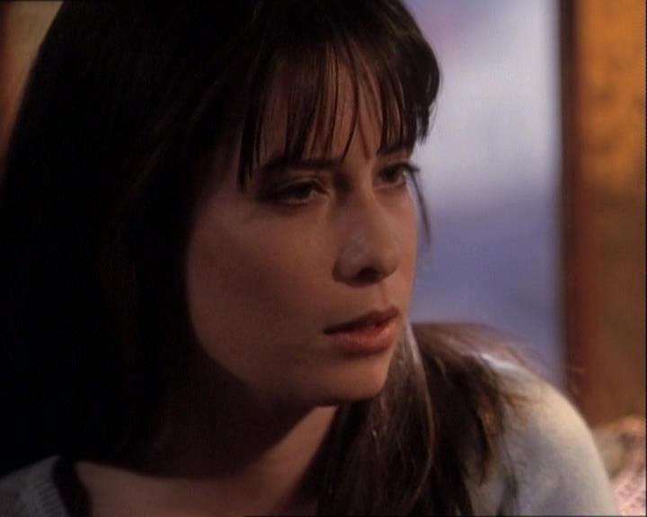 Charmed-Online-dot-net_121LoveHurts2184.jpg Charmed-Online-dot-net_121LoveHurts2184.jpg