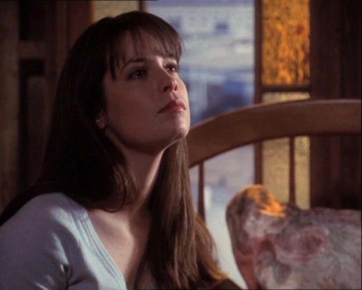 Charmed-Online-dot-net_121LoveHurts2221.jpg Charmed-Online-dot-net_121LoveHurts2221.jpg