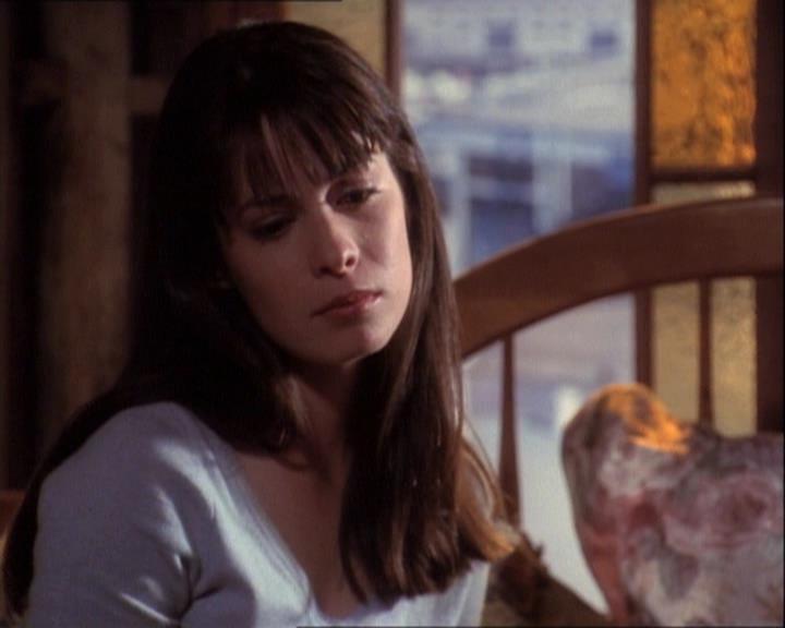 Charmed-Online-dot-net_121LoveHurts2226.jpg Charmed-Online-dot-net_121LoveHurts2226.jpg