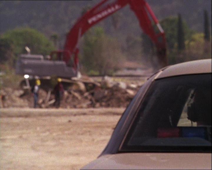 Charmed-Online-dot-net_121LoveHurts2228.jpg Charmed-Online-dot-net_121LoveHurts2228.jpg