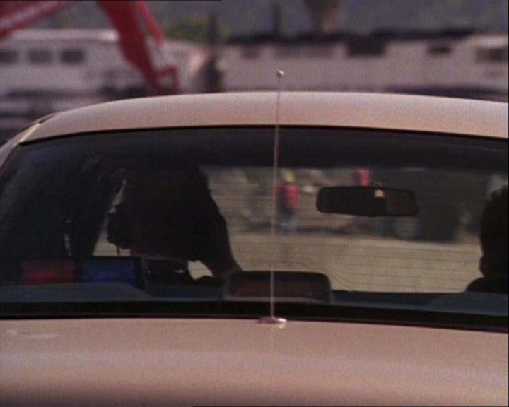 Charmed-Online-dot-net_121LoveHurts2230.jpg Charmed-Online-dot-net_121LoveHurts2230.jpg