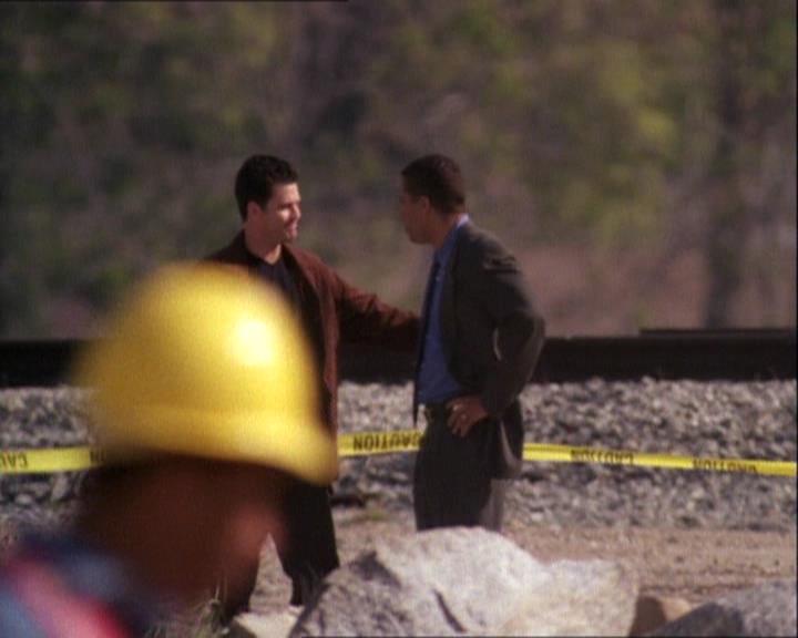 Charmed-Online-dot-net_121LoveHurts2238.jpg Charmed-Online-dot-net_121LoveHurts2238.jpg