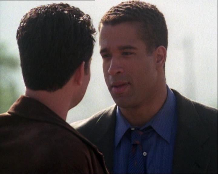 Charmed-Online-dot-net_121LoveHurts2240.jpg Charmed-Online-dot-net_121LoveHurts2240.jpg