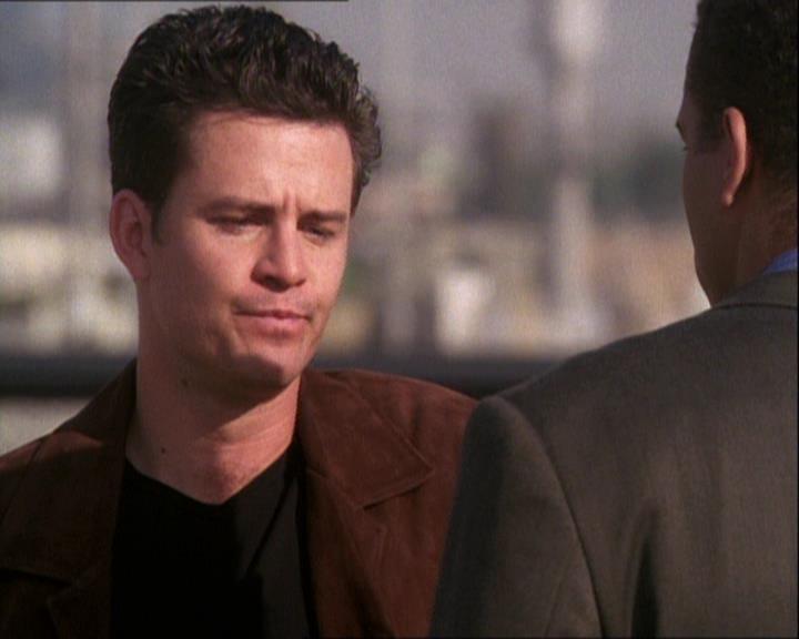 Charmed-Online-dot-net_121LoveHurts2242.jpg Charmed-Online-dot-net_121LoveHurts2242.jpg