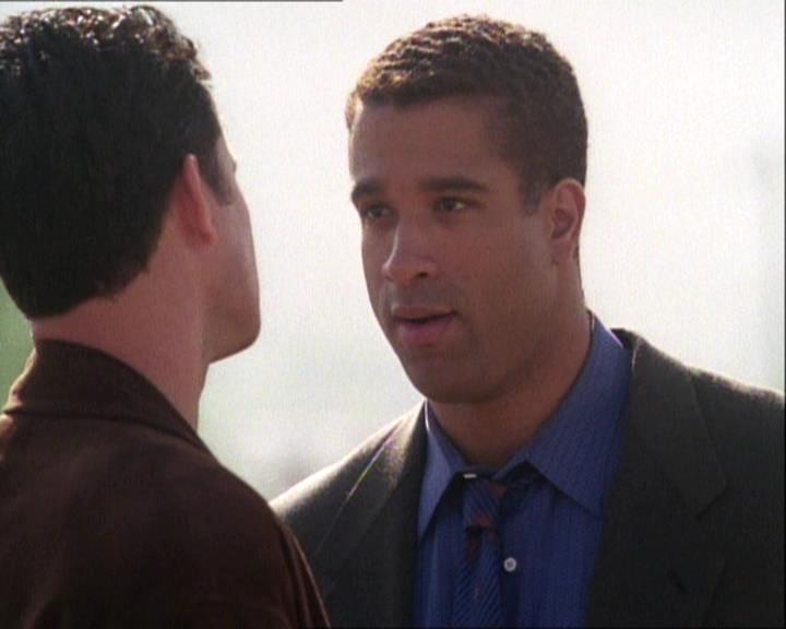 Charmed-Online-dot-net_121LoveHurts2250.jpg Charmed-Online-dot-net_121LoveHurts2250.jpg