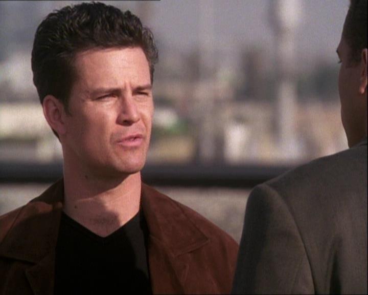 Charmed-Online-dot-net_121LoveHurts2254.jpg Charmed-Online-dot-net_121LoveHurts2254.jpg