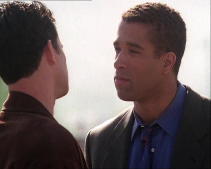 Charmed-Online-dot-net_121LoveHurts2255.jpg Charmed-Online-dot-net_121LoveHurts2255.jpg