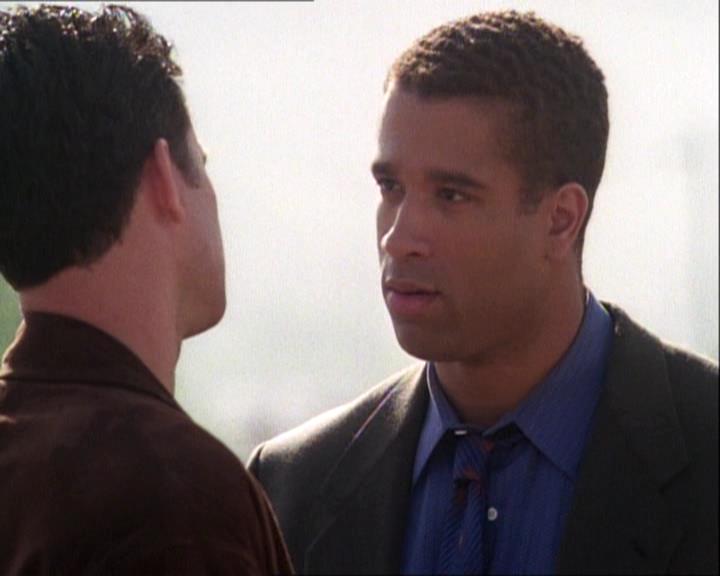 Charmed-Online-dot-net_121LoveHurts2256.jpg Charmed-Online-dot-net_121LoveHurts2256.jpg