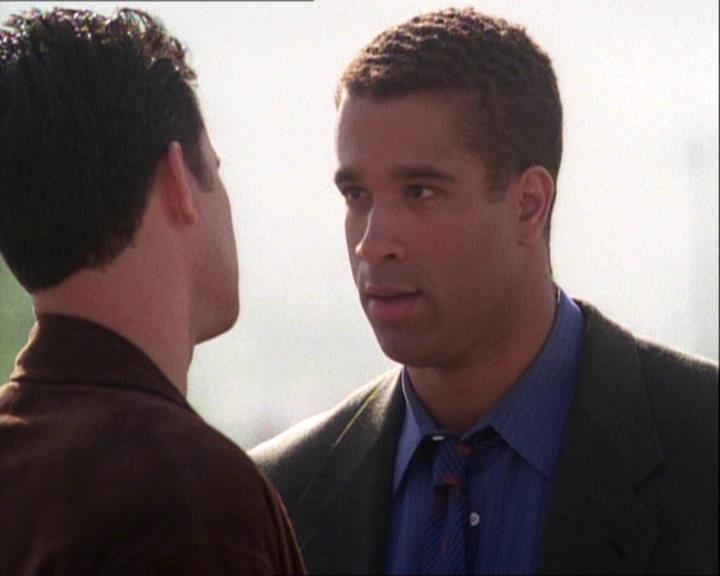 Charmed-Online-dot-net_121LoveHurts2259.jpg Charmed-Online-dot-net_121LoveHurts2259.jpg