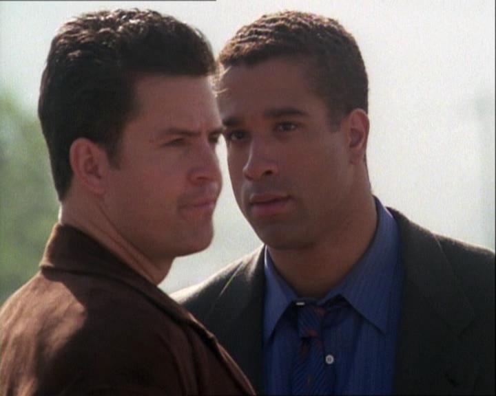 Charmed-Online-dot-net_121LoveHurts2296.jpg Charmed-Online-dot-net_121LoveHurts2296.jpg