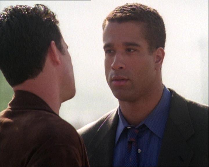 Charmed-Online-dot-net_121LoveHurts2301.jpg Charmed-Online-dot-net_121LoveHurts2301.jpg