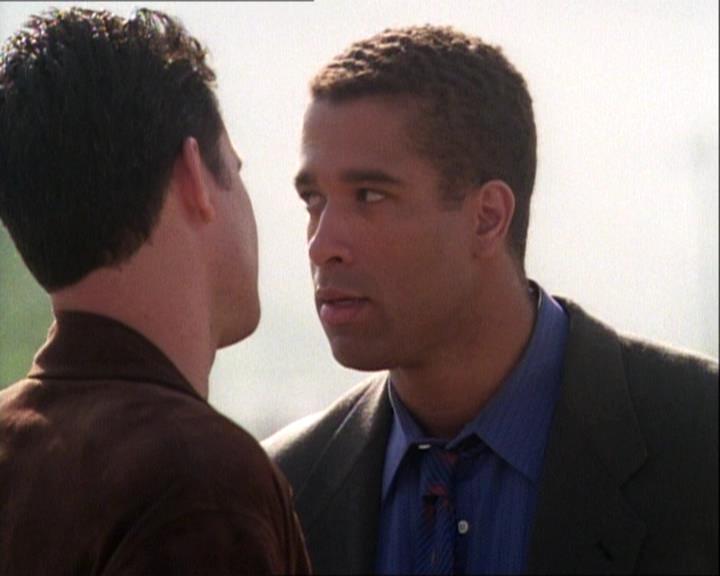 Charmed-Online-dot-net_121LoveHurts2311.jpg Charmed-Online-dot-net_121LoveHurts2311.jpg