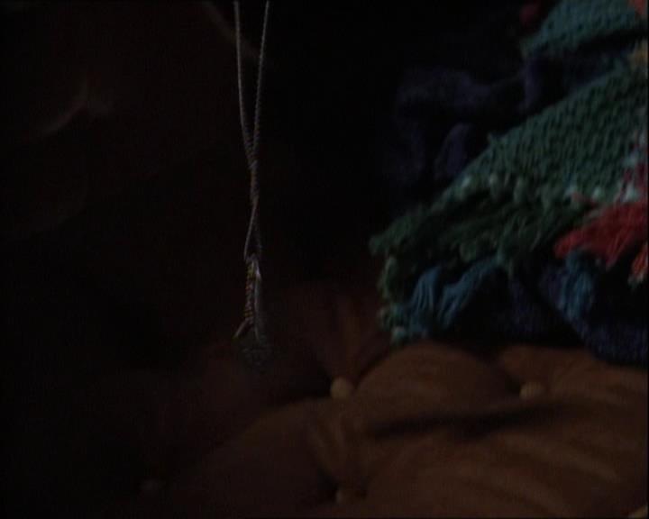 Charmed-Online-dot-net_121LoveHurts2337.jpg Charmed-Online-dot-net_121LoveHurts2337.jpg