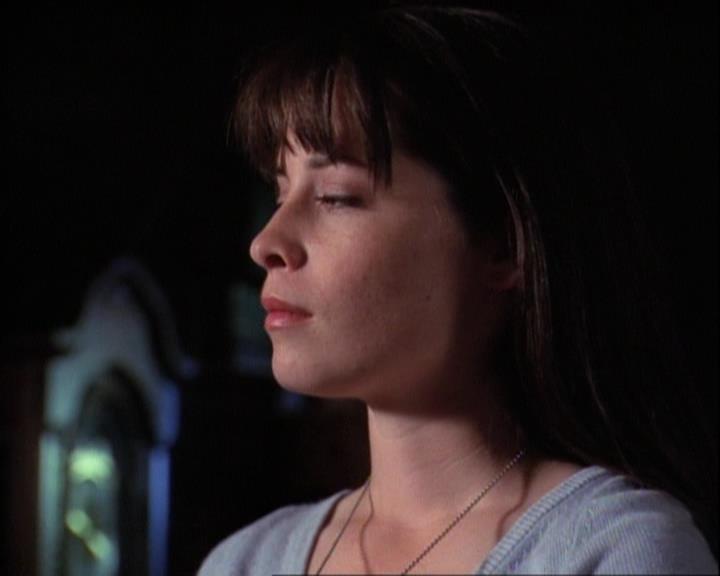 Charmed-Online-dot-net_121LoveHurts2352.jpg Charmed-Online-dot-net_121LoveHurts2352.jpg