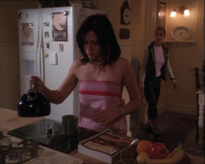 Charmed-Online-dot-net_121LoveHurts2354.jpg Charmed-Online-dot-net_121LoveHurts2354.jpg