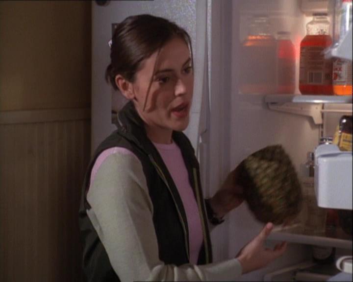 Charmed-Online-dot-net_121LoveHurts2370.jpg Charmed-Online-dot-net_121LoveHurts2370.jpg