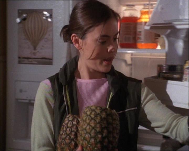 Charmed-Online-dot-net_121LoveHurts2377.jpg Charmed-Online-dot-net_121LoveHurts2377.jpg