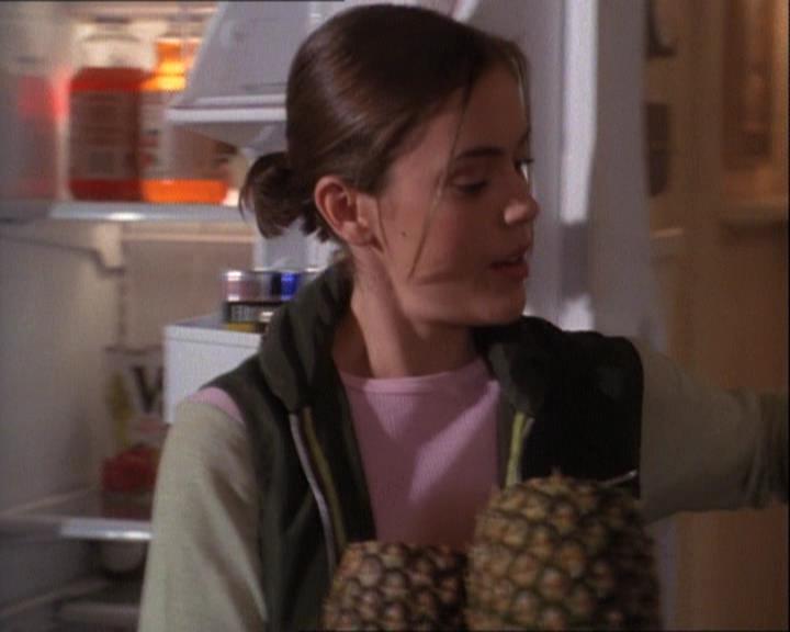 Charmed-Online-dot-net_121LoveHurts2378.jpg Charmed-Online-dot-net_121LoveHurts2378.jpg