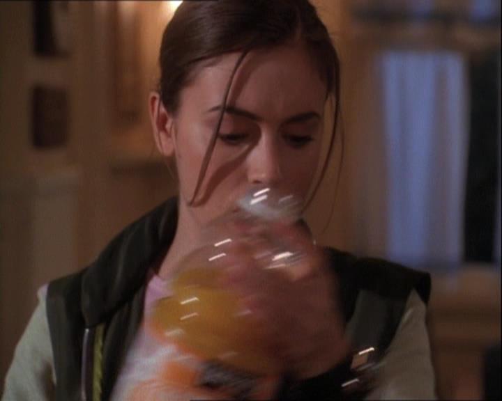 Charmed-Online-dot-net_121LoveHurts2389.jpg Charmed-Online-dot-net_121LoveHurts2389.jpg