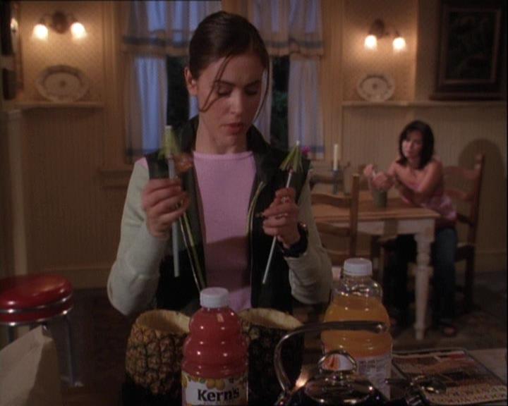 Charmed-Online-dot-net_121LoveHurts2401.jpg Charmed-Online-dot-net_121LoveHurts2401.jpg