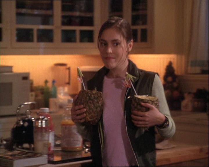 Charmed-Online-dot-net_121LoveHurts2407.jpg Charmed-Online-dot-net_121LoveHurts2407.jpg