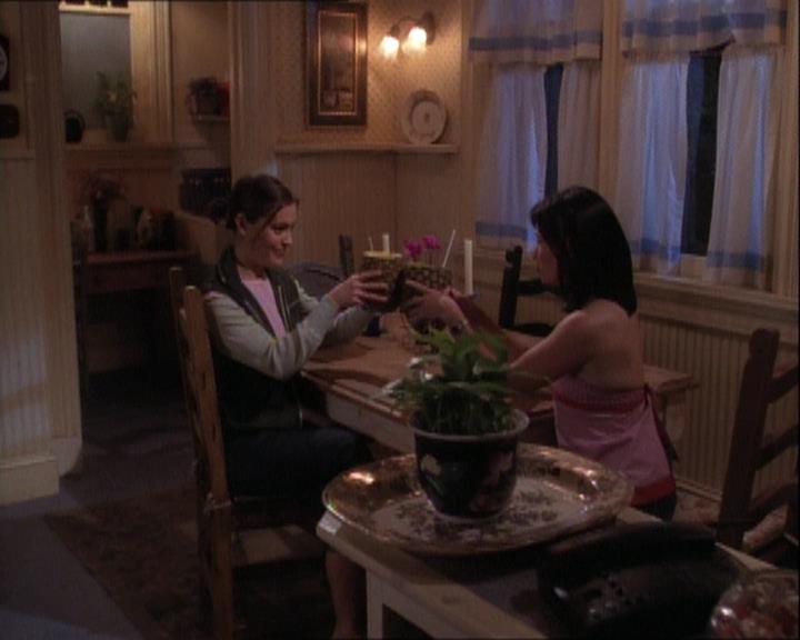 Charmed-Online-dot-net_121LoveHurts2425.jpg