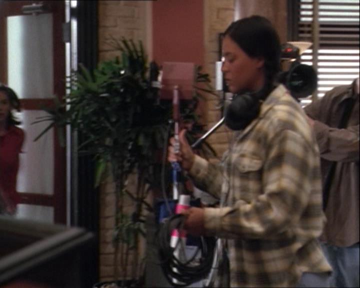 Charmed-Online-dot-net_122DejaVuAllOverAgain0550.jpg Charmed-Online-dot-net_122DejaVuAllOverAgain0550.jpg