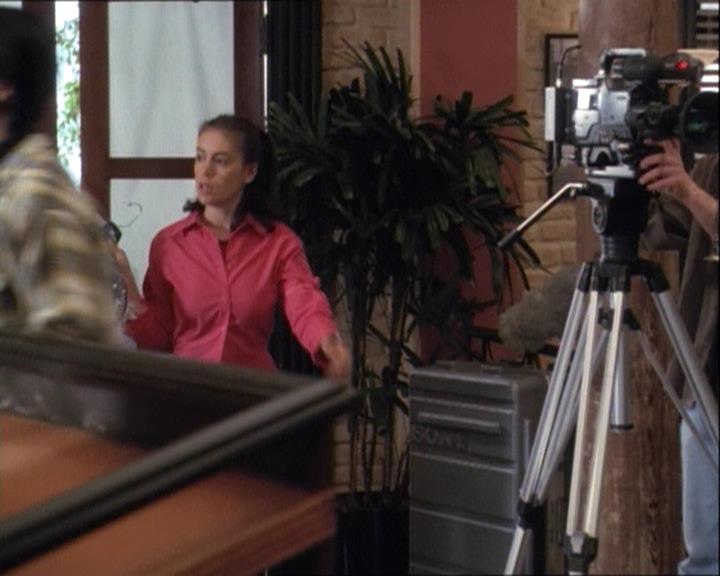 Charmed-Online-dot-net_122DejaVuAllOverAgain0551.jpg Charmed-Online-dot-net_122DejaVuAllOverAgain0551.jpg