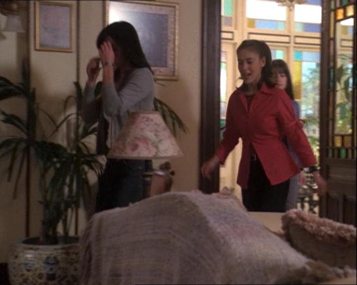 Charmed-Online-dot-net_122DejaVuAllOverAgain0794.jpg Charmed-Online-dot-net_122DejaVuAllOverAgain0794.jpg